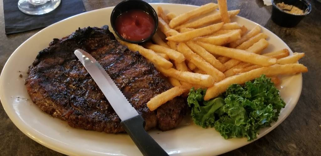 Skoogs Parkside Supper Club | restaurant | 932 N Broadway St #1514, Menomonie, WI 54751, USA | 7152356124 OR +1 715-235-6124