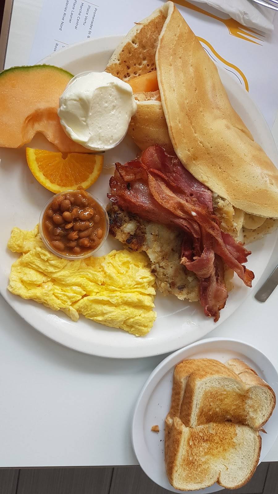 Allô Mon Coco | restaurant | 9197 Boulevard de lAcadie, Montréal, QC H4N 3K1, Canada | 5143816425 OR +1 514-381-6425