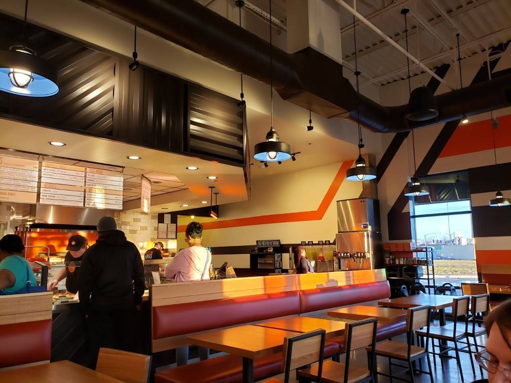 Blaze Pizza | meal takeaway | 5246 N Service Rd, St Peters, MO 63376, USA | 6363874368 OR +1 636-387-4368