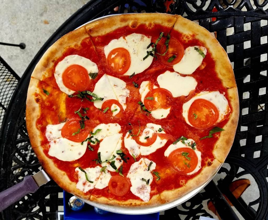 Tony Saccos Coal Oven Pizza - Estero, FL | restaurant | 8001 Plaza del Lago Dr, Estero, FL 33928, USA | 2399486697 OR +1 239-948-6697