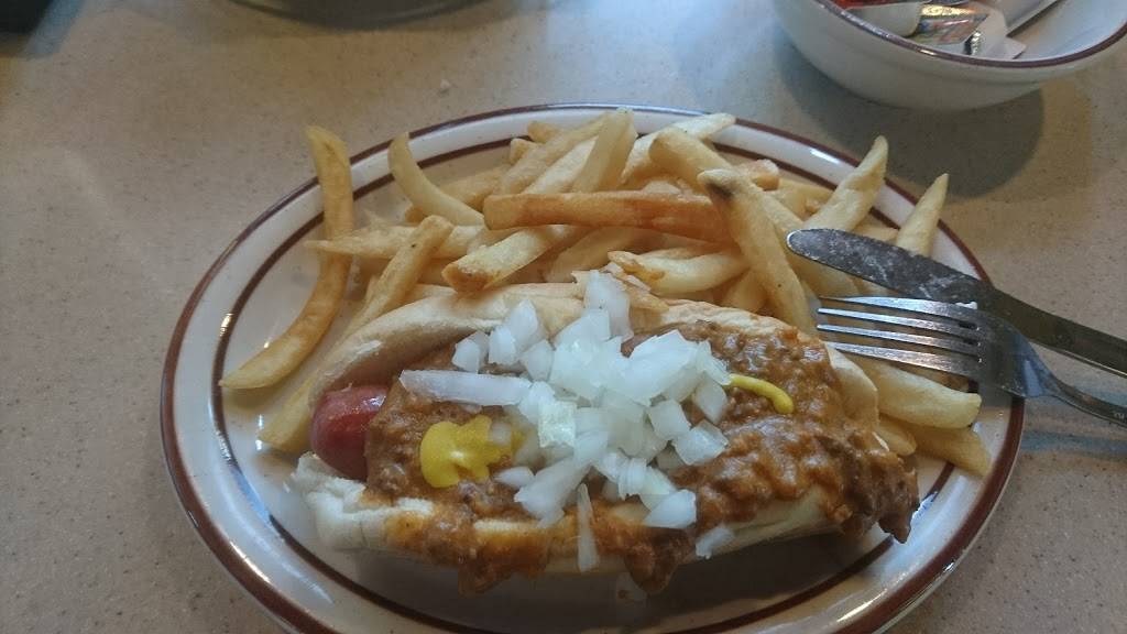 Leos Coney Island | restaurant | 20257 Hall Rd, Macomb, MI 48044, USA | 5862862300 OR +1 586-286-2300