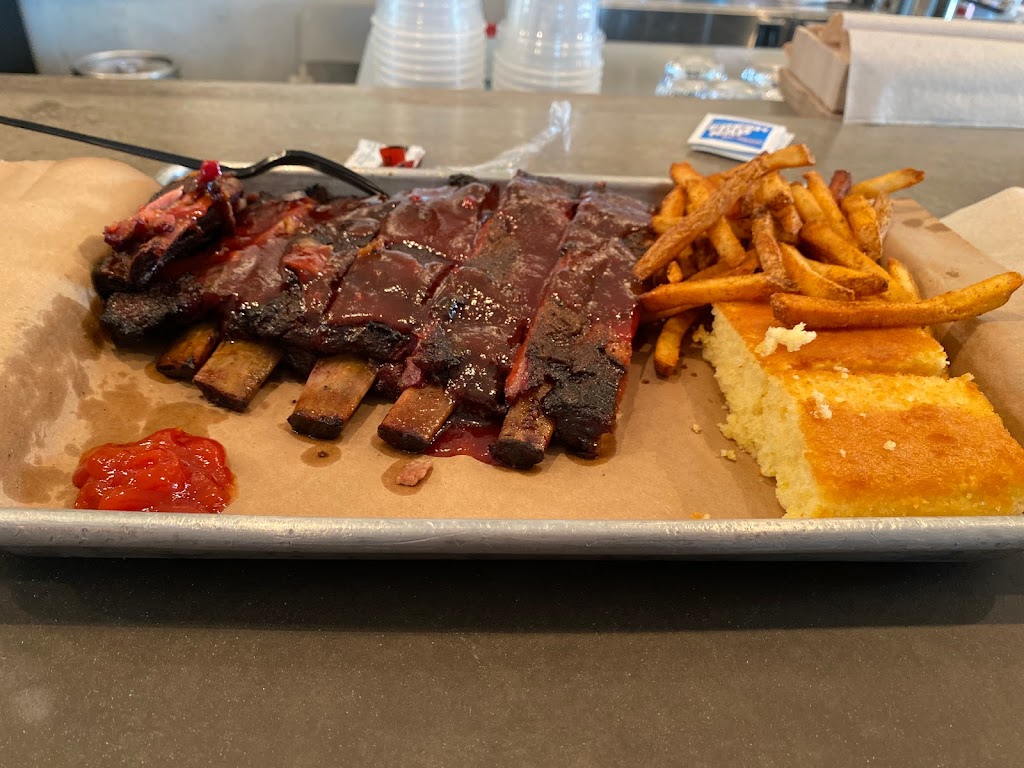 Saucys Sit-Down Bar.B.Q. | restaurant | 257 E Bank St suite c, Petersburg, VA 23803, USA | 8045043075 OR +1 804-504-3075