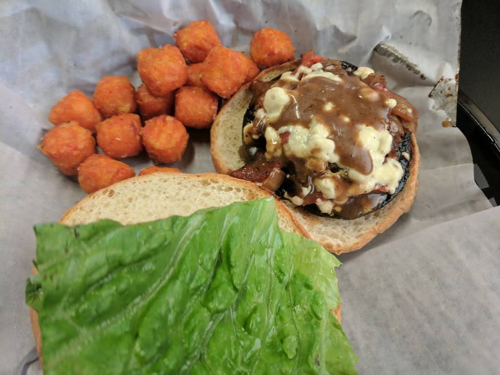 Brewburgers Taphouse | restaurant | 5861 54th Ave N, Kenneth City, FL 33709, USA | 7275922901 OR +1 727-592-2901