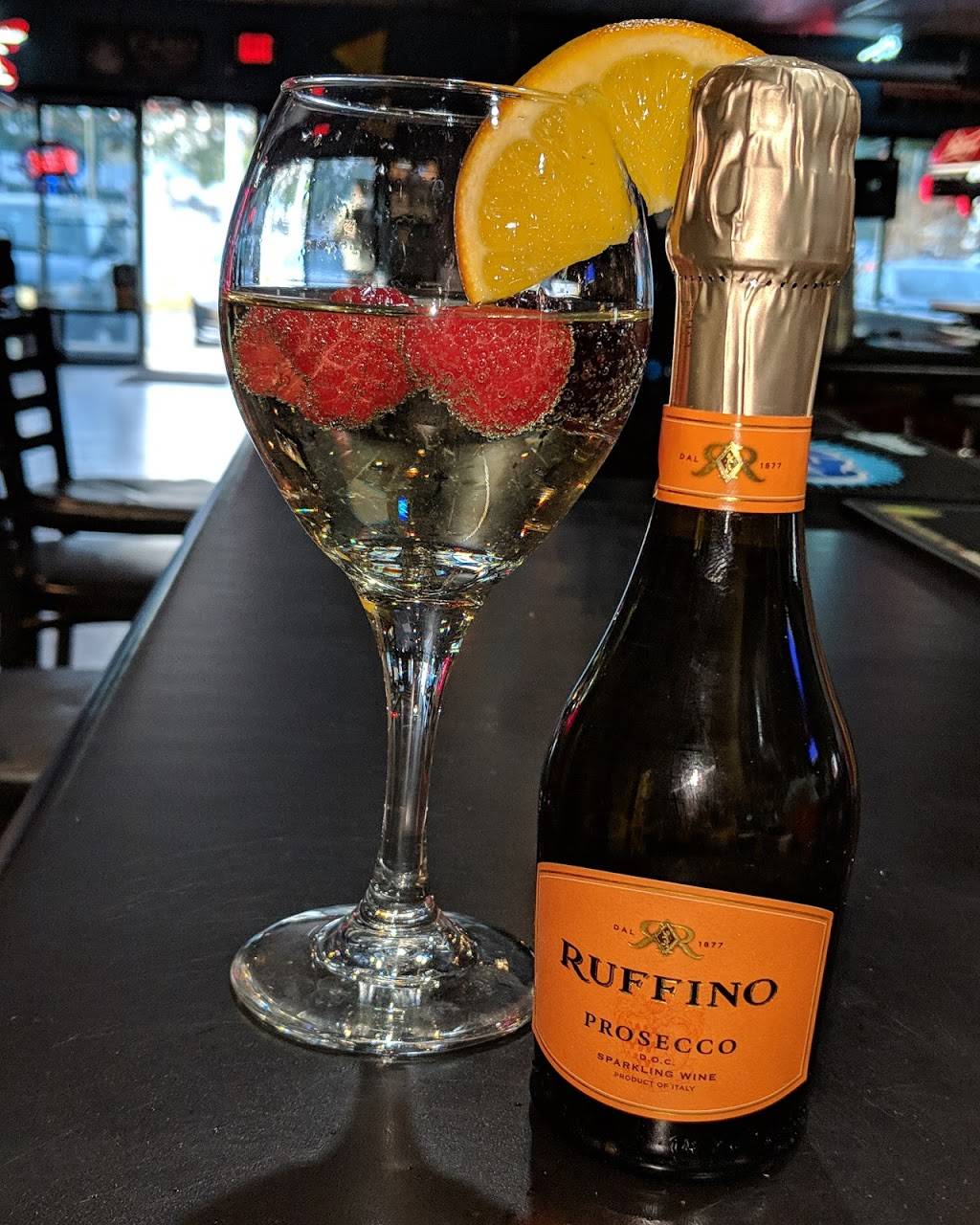 Jukebox Bar & Grill | restaurant | 3741 US-17, Richmond Hill, GA 31324, USA | 9127566997 OR +1 912-756-6997