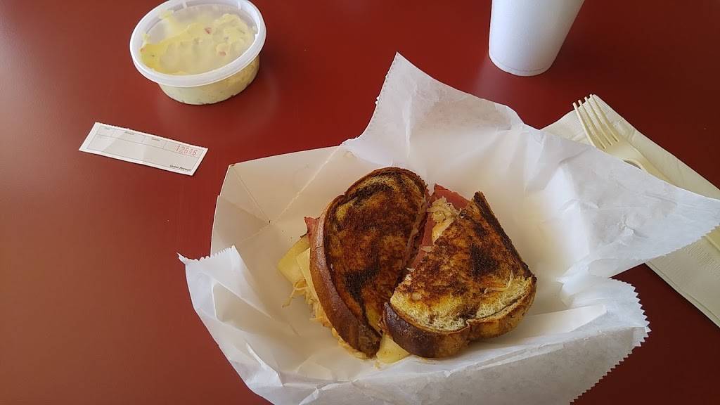 Giovannis Italian Deli/Pasta | restaurant | 6100 NE Antioch Rd, Kansas City, MO 64119, USA | 8164599500 OR +1 816-459-9500