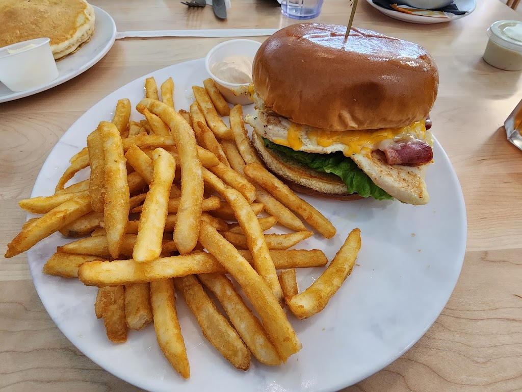 Triple Berry Café | restaurant | 2506 N Randall Rd, Elgin, IL 60124, USA | 2244578311 OR +1 224-457-8311