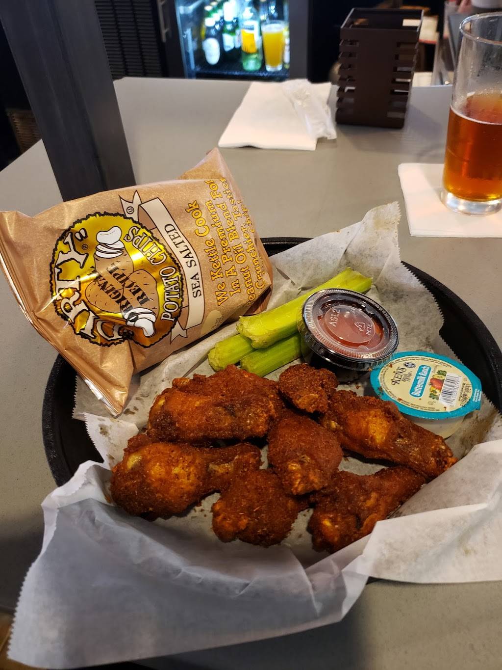 Sam Adams Atlanta Brew House | restaurant | Concourse B, Hartsfield-Jackson Atlanta, Intl Airport, N Terminal Pkwy Suite T120, Atlanta, GA 30320, USA | 4047670632 OR +1 404-767-0632