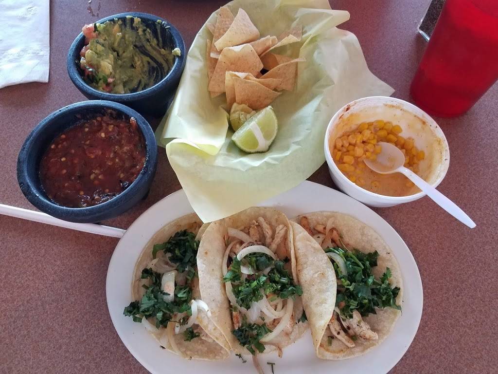 Super Tortas y Antojitos Los Chinelos | restaurant | 1730 W Randol Mill Rd #146, Arlington, TX 76012, USA | 8177953977 OR +1 817-795-3977