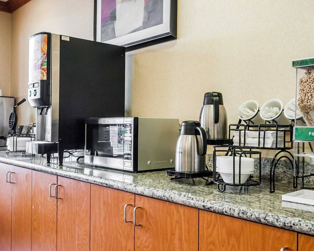 Comfort Inn & Suites Sikeston I-55 | restaurant | 109 Matthews Ln, Sikeston, MO 63801, USA | 5734720197 OR +1 573-472-0197