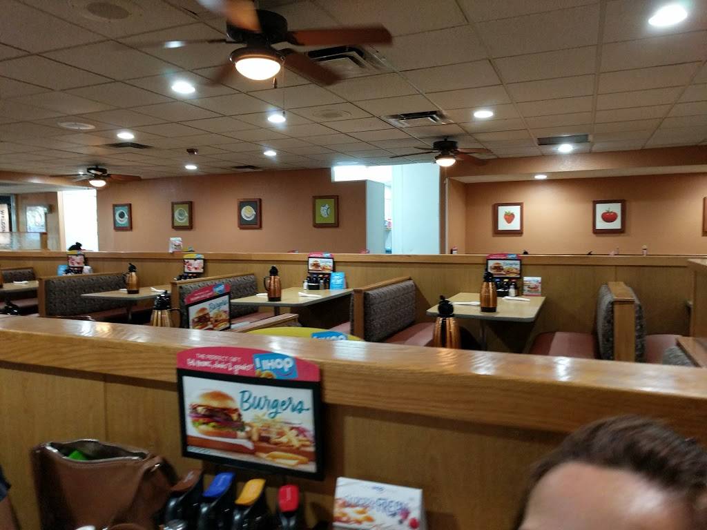 IHOP | restaurant | 12755 SW 88th St, Miami, FL 33186, USA | 3053837775 OR +1 305-383-7775