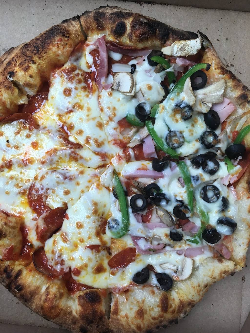 Gulinos Pizza & Sons | restaurant | 1406 N Henry St, Bay City, MI 48706, USA | 9898907585 OR +1 989-890-7585