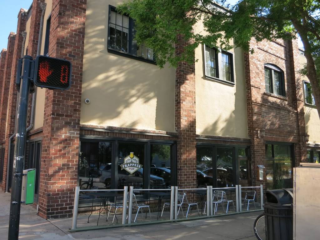 Trappeze Pub | restaurant | 269 N Hull St, Athens, GA 30601, USA | 7065438997 OR +1 706-543-8997