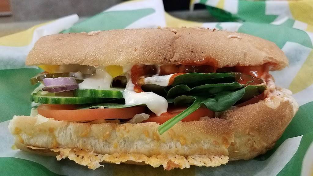 Subway | restaurant | 5839 Boulevard Cousineau, Saint-Hubert, QC J3Y 7P5, Canada | 4509261119 OR +1 450-926-1119