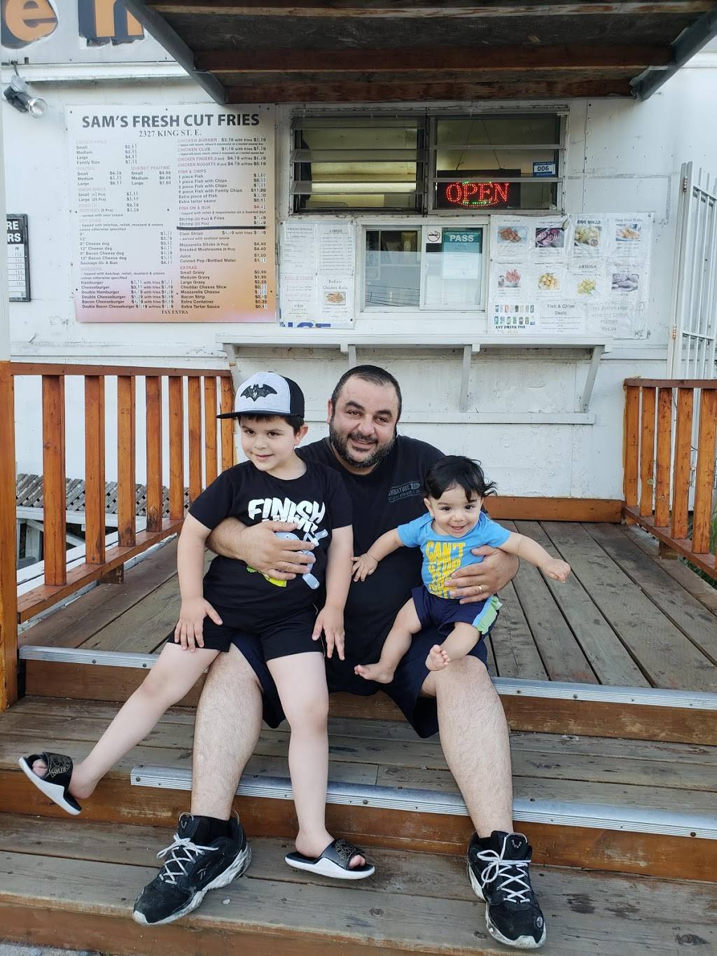 Sams Fresh Cut Fries | restaurant | 2327 King St E, Hamilton, ON L8K 1X6, Canada | 2897001851 OR +1 289-700-1851