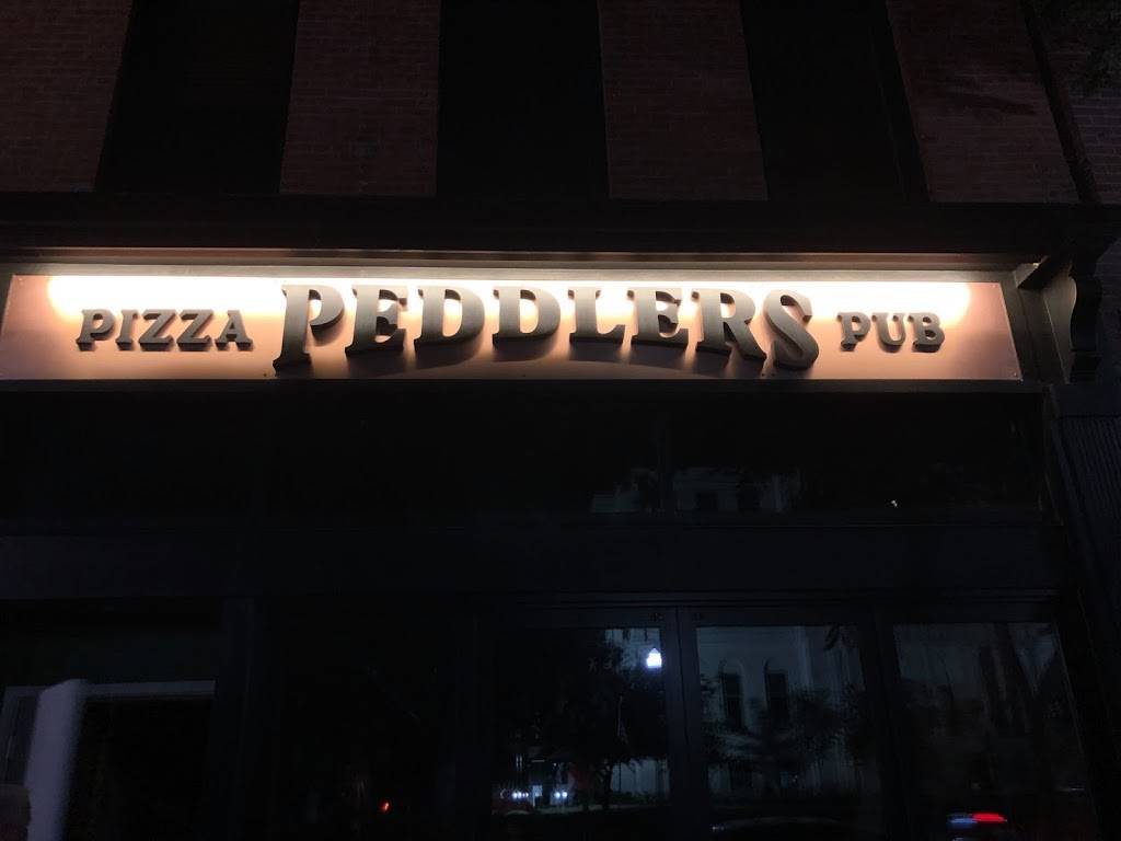 Peddlers Pizza Pub | restaurant | 5 Lincolnway, Valparaiso, IN 46383, USA | 2194774992 OR +1 219-477-4992