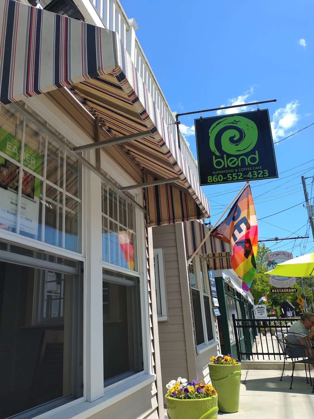 Blend Superfood & Coffee Cafe | cafe | 25 E Main St, Clinton, CT 06413, USA | 8605524323 OR +1 860-552-4323