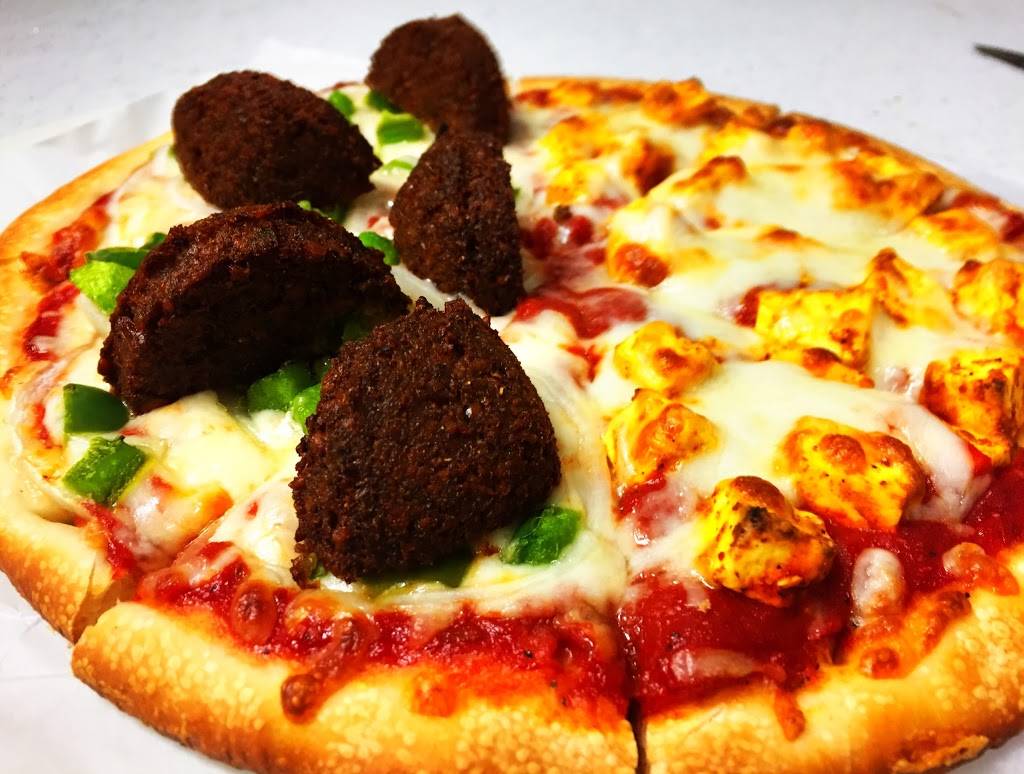 Radhikas Kitchen | restaurant | 825 W Higgins Rd, Schaumburg, IL 60195, USA | 8477648100 OR +1 847-764-8100