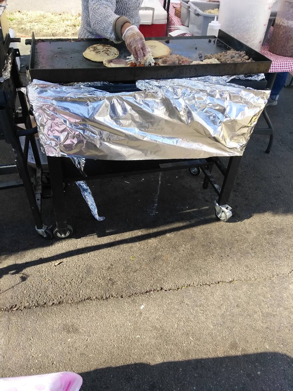 Las Cazuelas Bus Tacos | restaurant | Memphis, TN 38108, USA | 9012929855 OR +1 901-292-9855