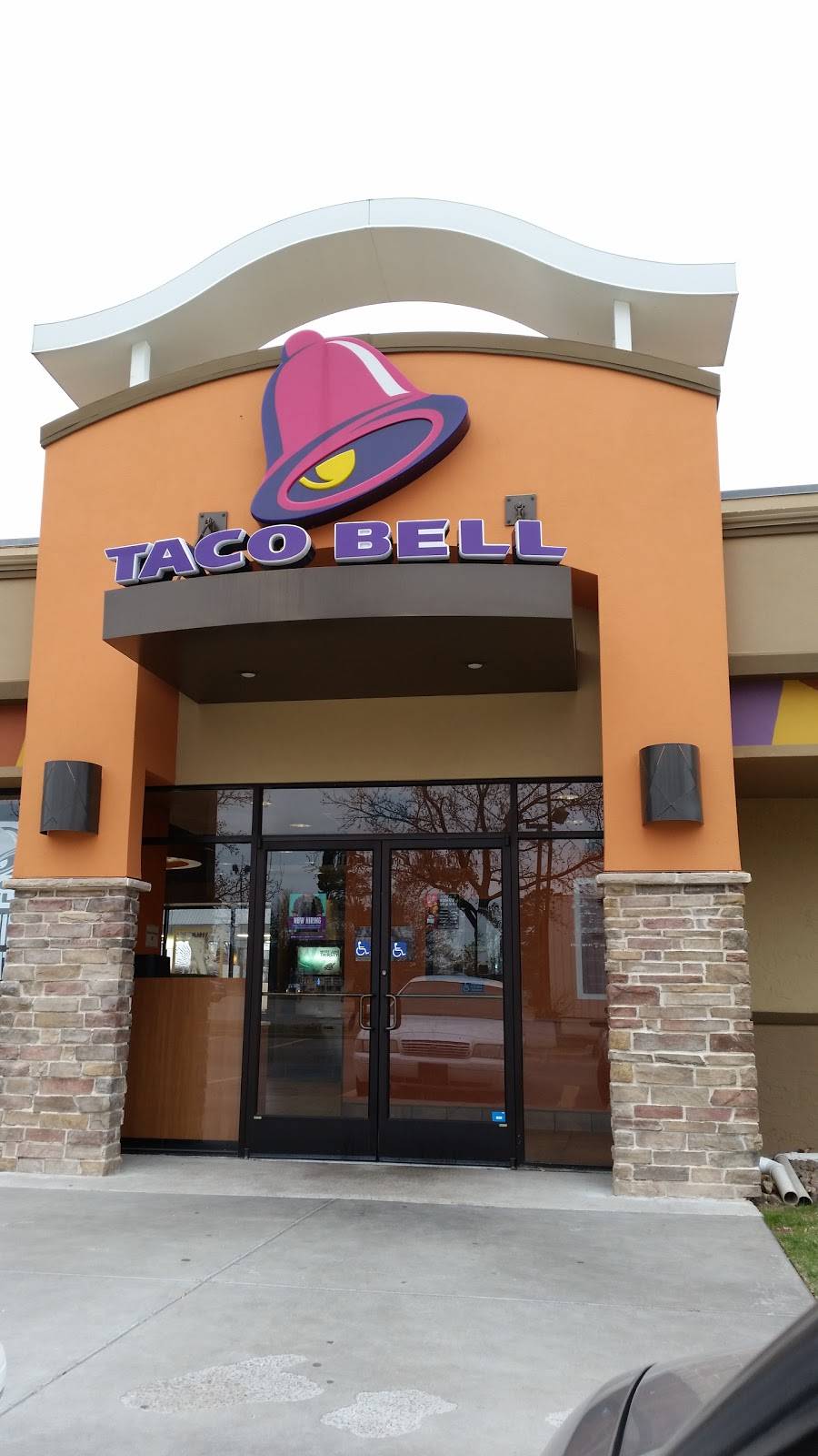 Taco Bell | meal takeaway | 2125 W Lindsey St, Norman, OK 73069, USA | 4053600706 OR +1 405-360-0706