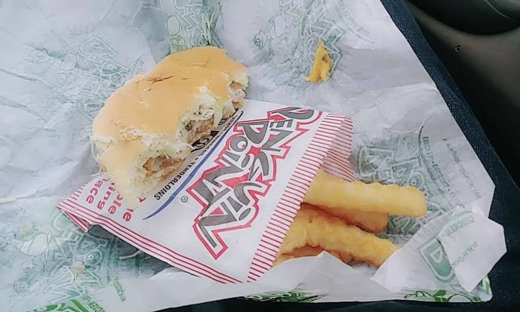 Penguin Point | restaurant | 705 W 7th St, Auburn, IN 46706, USA | 2609253112 OR +1 260-925-3112