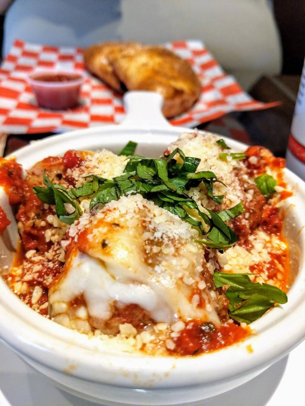 Uncle Maddios Pizza | restaurant | 7805 Abercorn St, Savannah, GA 31406, USA | 9122288811 OR +1 912-228-8811