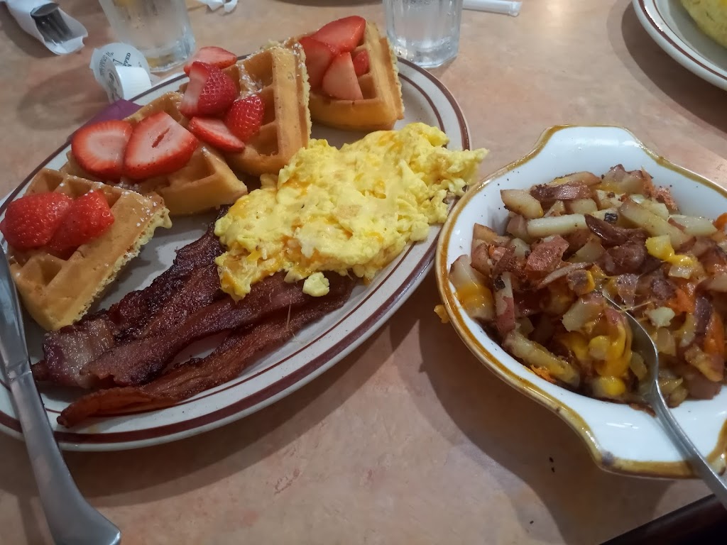 GOLDEN BEAR PANCAKE & CREPERY RESTAURANT | restaurant | 16851 Torrence Ave, Lansing, IL 60438, USA | 7088896293 OR +1 708-889-6293