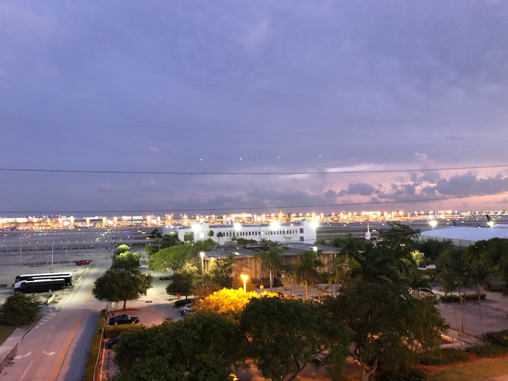 The Pilot House | restaurant | 4909 NW 36th St, Miami Springs, FL 33166, USA | 7864822511 OR +1 786-482-2511