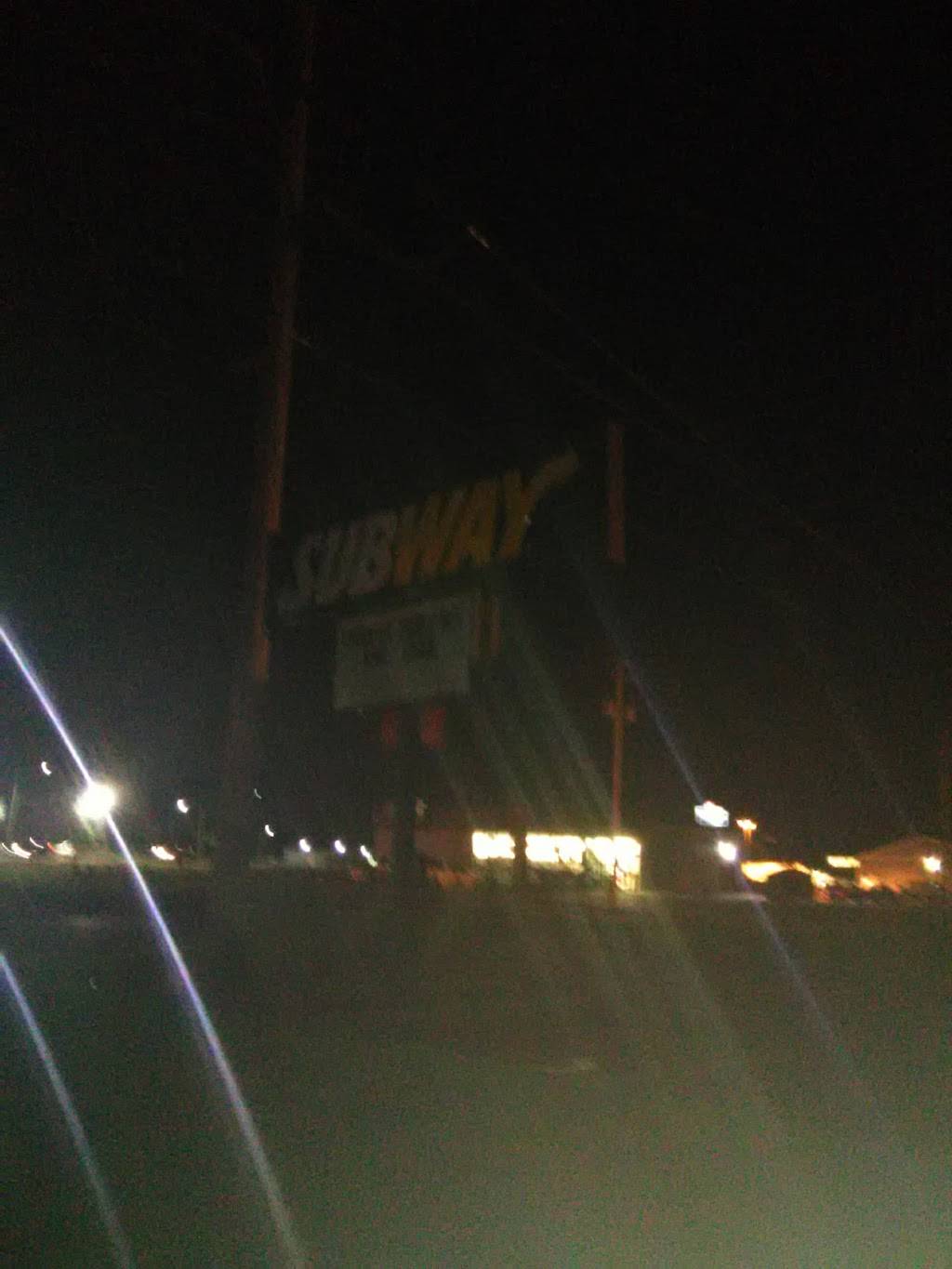 Subway Restaurants | restaurant | 860 Woodward Ave, Chippewa Falls, WI 54729, USA | 7157230399 OR +1 715-723-0399