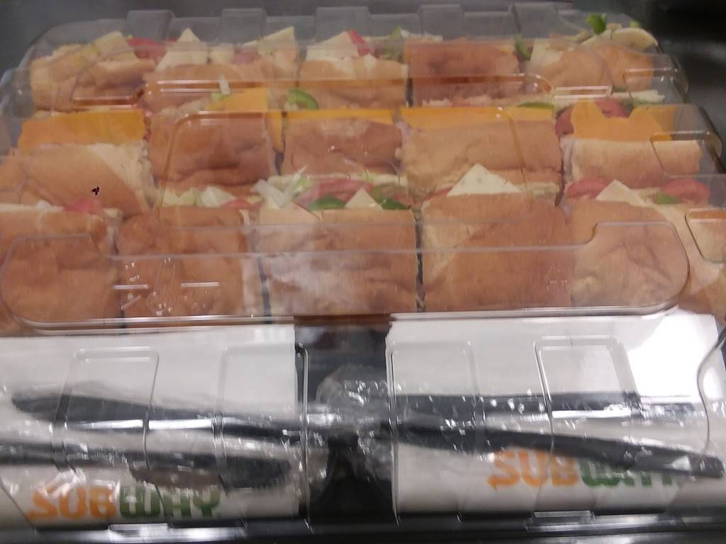 Subway Restaurants | restaurant | Basswood Retail Plaza, 3088 Basswood Blvd Suite # 100, Fort Worth, TX 76137, USA | 8173064906 OR +1 817-306-4906