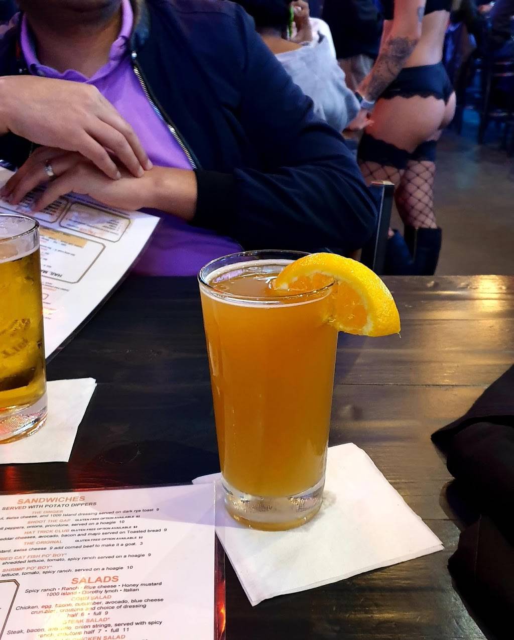 Tight Ends Sports Bar & Grill | restaurant | 524 S Seneca St, Wichita, KS 67213, USA | 3165002345 OR +1 316-500-2345