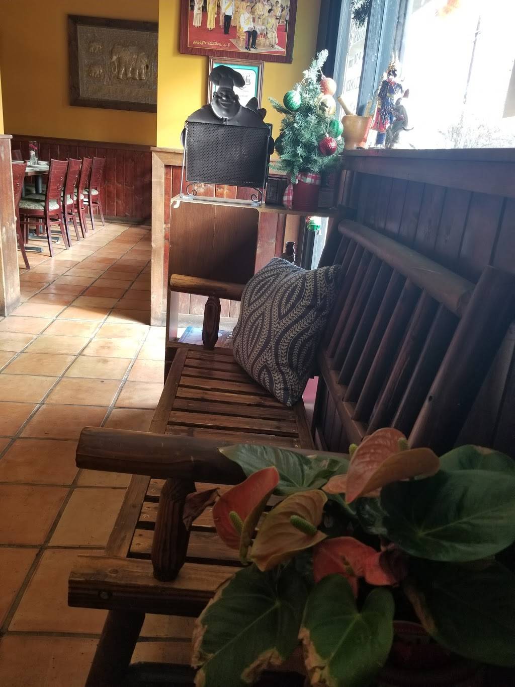 Little Siam Restaurant | restaurant | 22811 Saticoy St, Canoga Park, CA 91304, USA | 8183406462 OR +1 818-340-6462