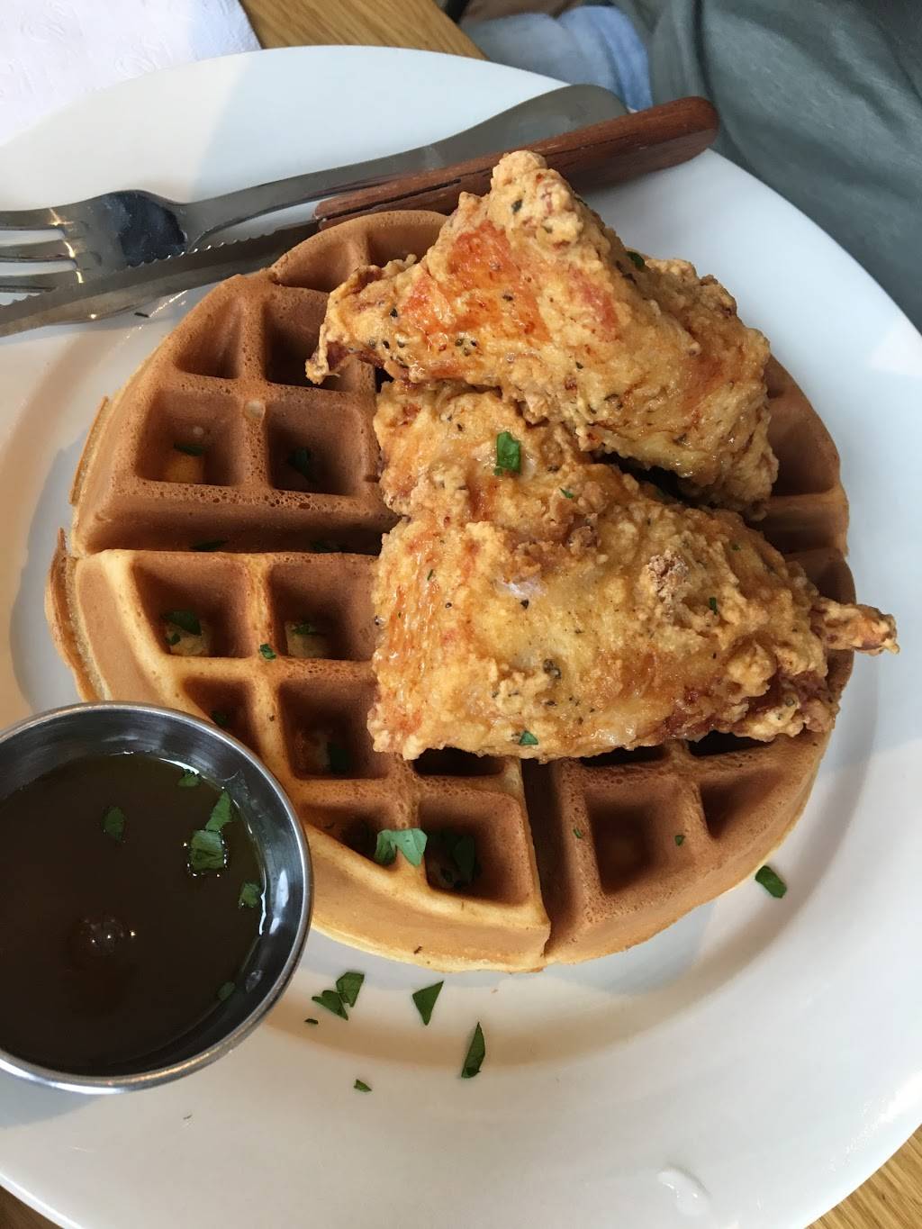 Bronx Burger Bistro | restaurant | 1426 Zerega Ave, Bronx, NY 10462, USA | 7189313676 OR +1 718-931-3676