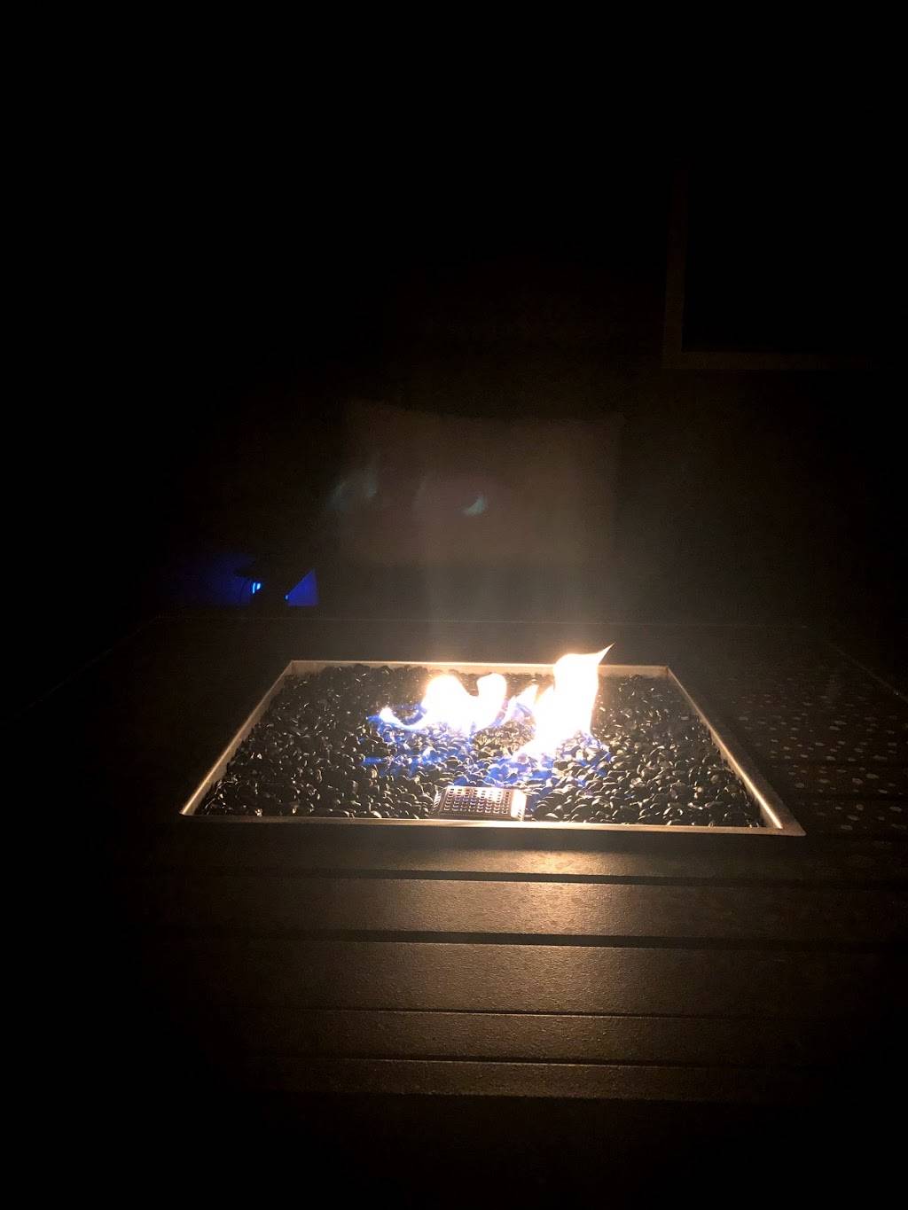 Four Corners Bar | restaurant | 205 Springwood Drive, Woodstock, IL 60098, USA | 8158613024 OR +1 815-861-3024