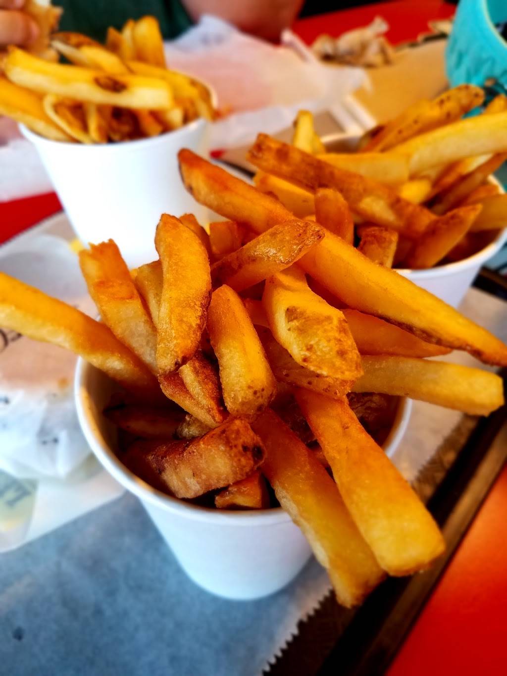 Lees Hamburgers | restaurant | 4011 E Airline Hwy, Metairie, LA 70001, USA | 5044960340 OR +1 504-496-0340