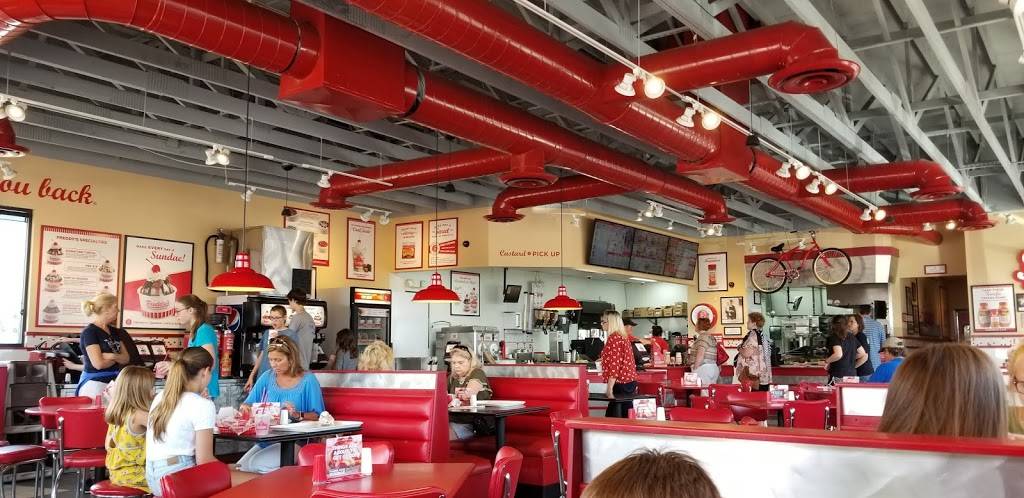 Freddys Frozen Custard & Steakburgers | restaurant | 2940 Scottsville Rd, Bowling Green, KY 42104, USA | 2704951621 OR +1 270-495-1621