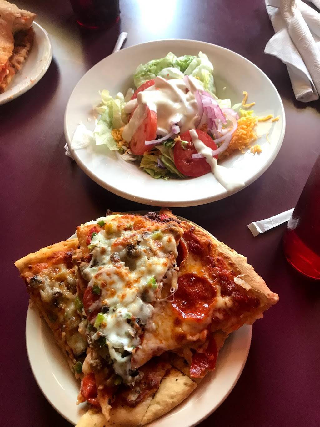 Bearnos Pizza | restaurant | 131 W Main St, Louisville, KY 40202, USA | 5025847437 OR +1 502-584-7437