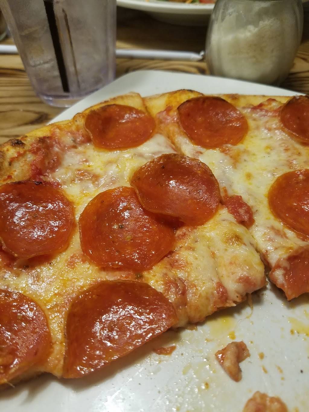 Flippers Pizzeria | restaurant | 45 W Mitchell Hammock Rd Suite #1361, Oviedo, FL 32765, USA | 4078909001 OR +1 407-890-9001