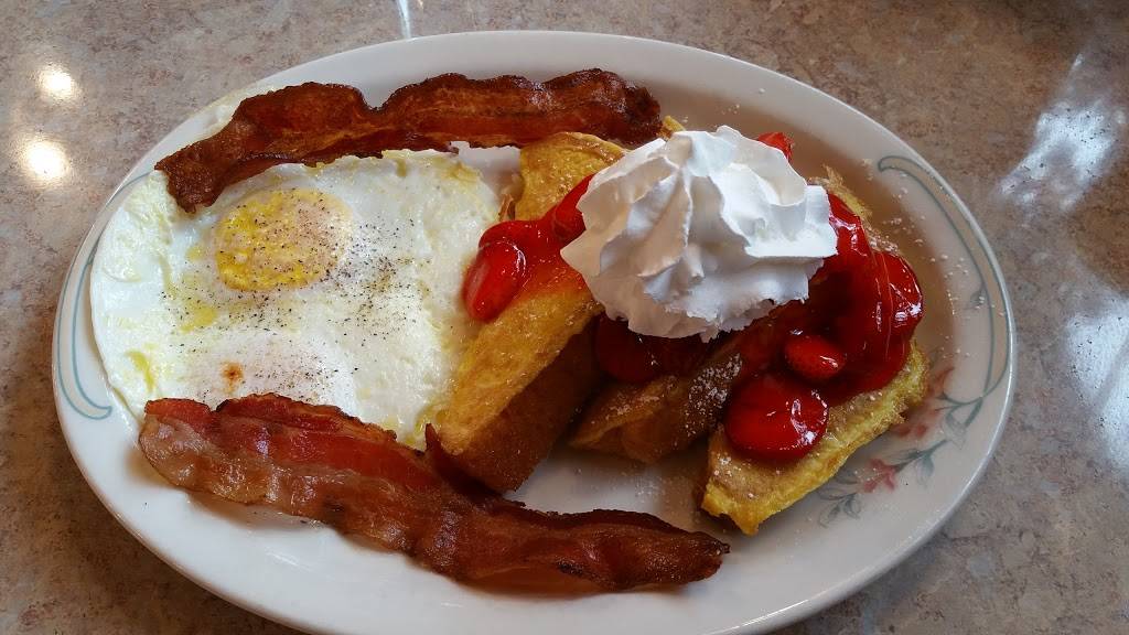 Charlies Family Restaurant | restaurant | 210 N Ivy St, Escondido, CA 92025, USA | 7607381545 OR +1 760-738-1545