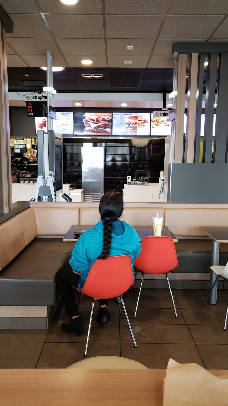 McDonalds | cafe | 2912 W 10th St, Greeley, CO 80634, USA | 9703562513 OR +1 970-356-2513