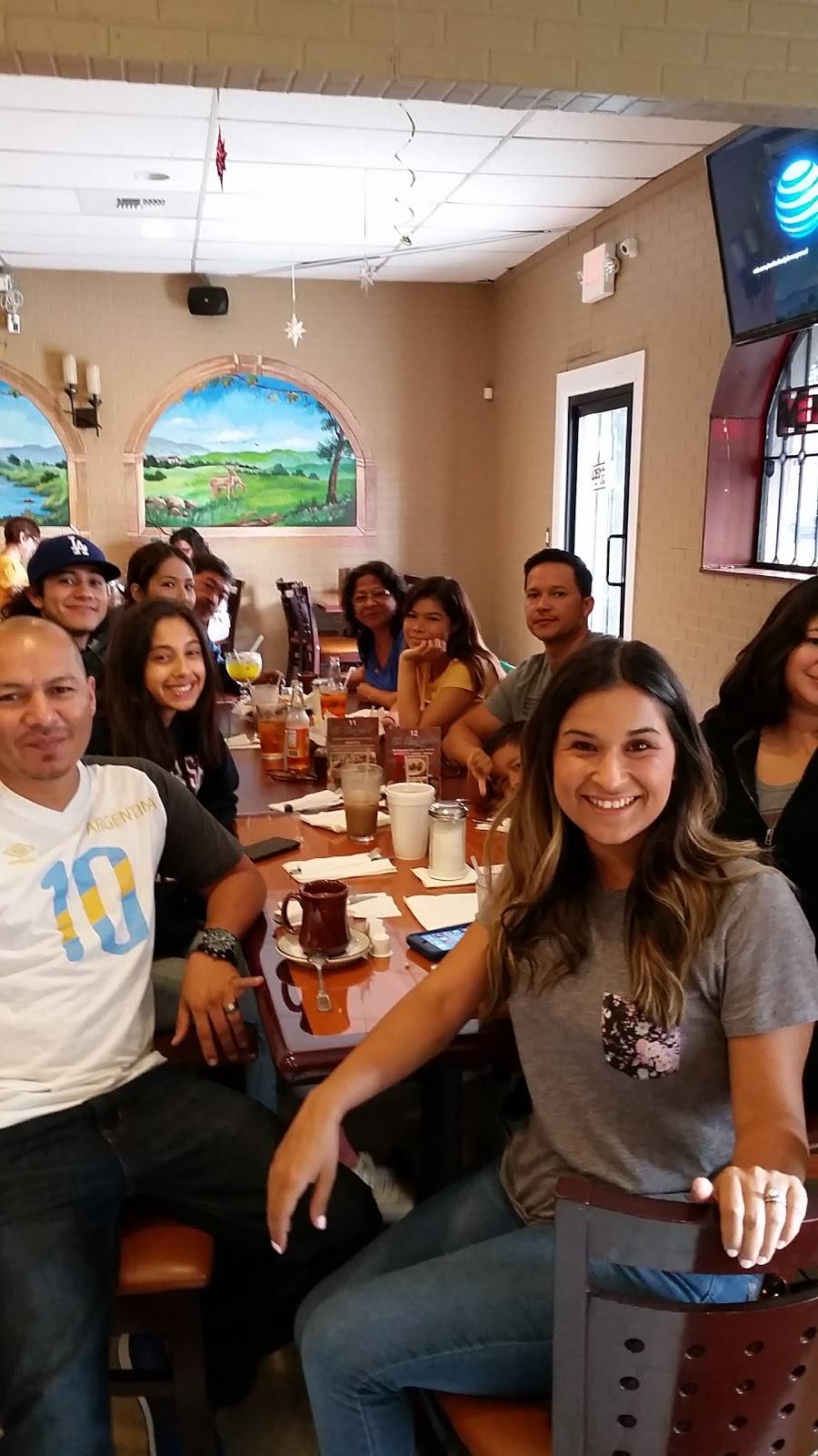 El Cafetal | restaurant | 4929 Santa Monica Blvd, Los Angeles, CA 90029, USA | 3236602953 OR +1 323-660-2953