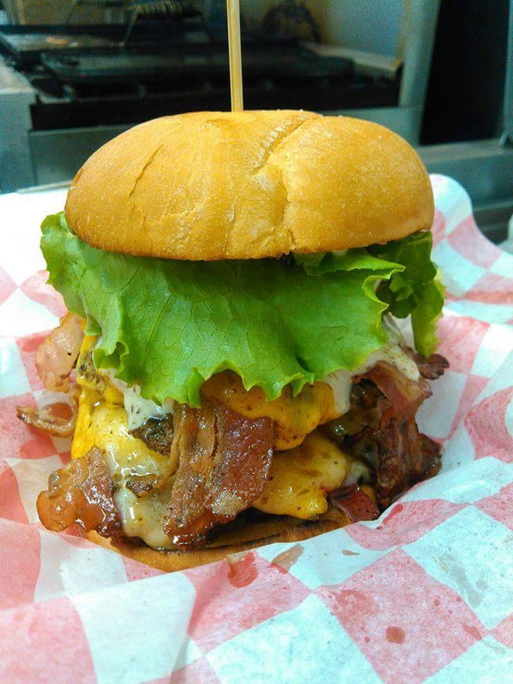 Brendas Burgers | restaurant | 124 S Main St, Scottville, MI 49454, USA | 2316130161 OR +1 231-613-0161