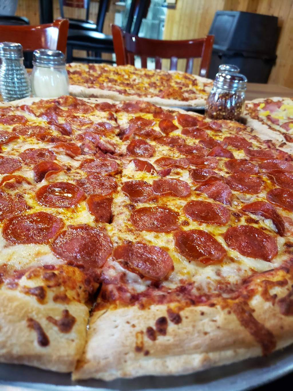 Jeffs Pizza Shop | restaurant | 2402 Lincoln Way, Ames, IA 50014, USA | 5152922321 OR +1 515-292-2321