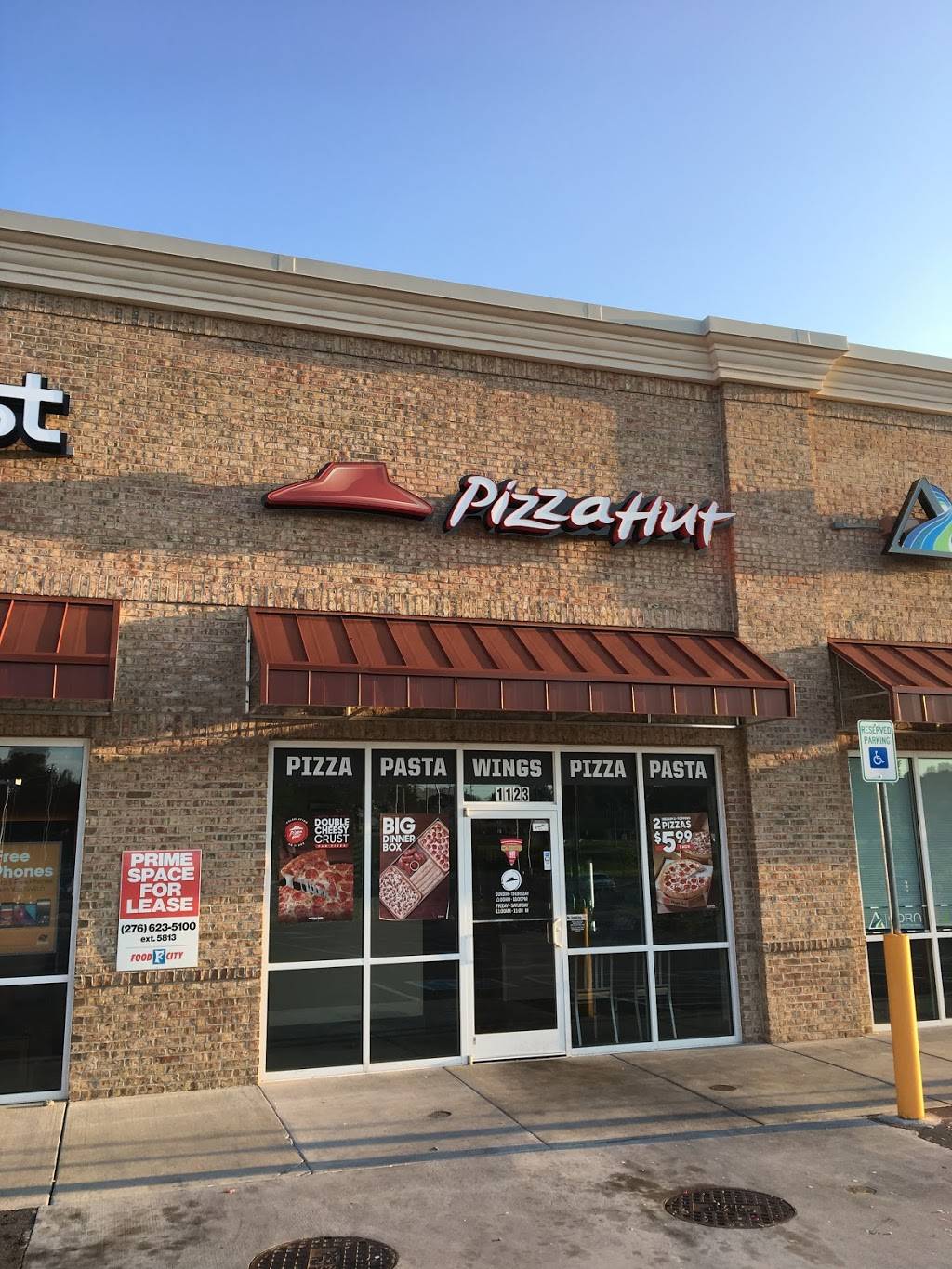 Pizza Hut | meal takeaway | 1123 E Morris Blvd, Morristown, TN 37813, USA | 4235866442 OR +1 423-586-6442