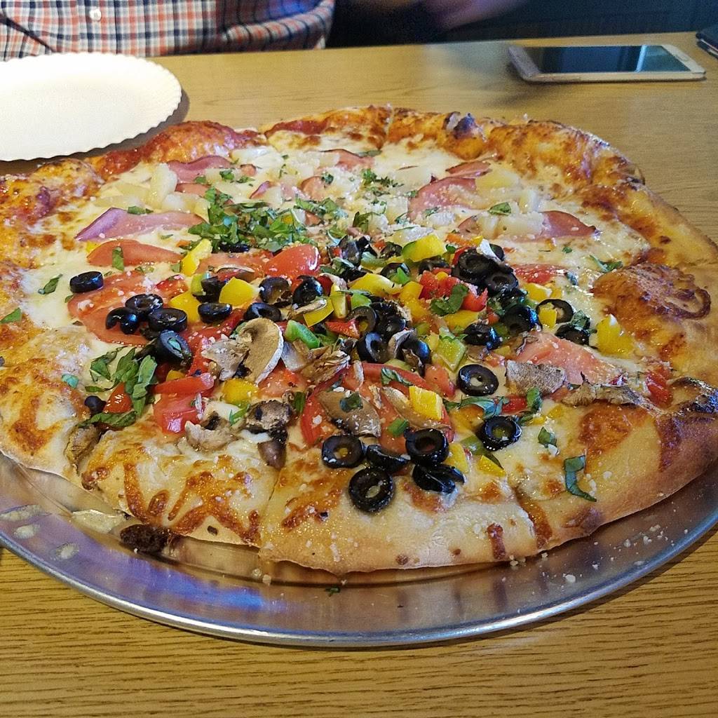 Squallys - On The River | restaurant | 7310 CA-49, Lotus, CA 95651, USA | 5306221213 OR +1 530-622-1213