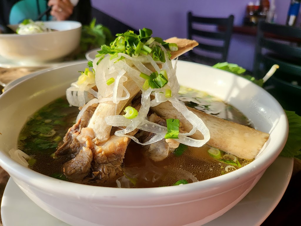 Lunars Pho | restaurant | 757 S 38th St, Tacoma, WA 98418, USA | 2534726153 OR +1 253-472-6153