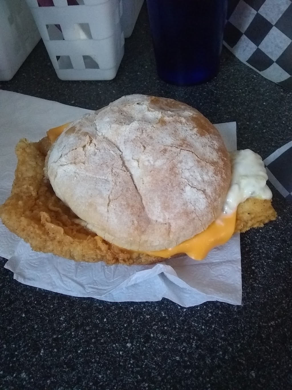 Charlies Seafood Market | restaurant | 20 School St, Lincoln, ME 04457, USA | 2077943100 OR +1 207-794-3100