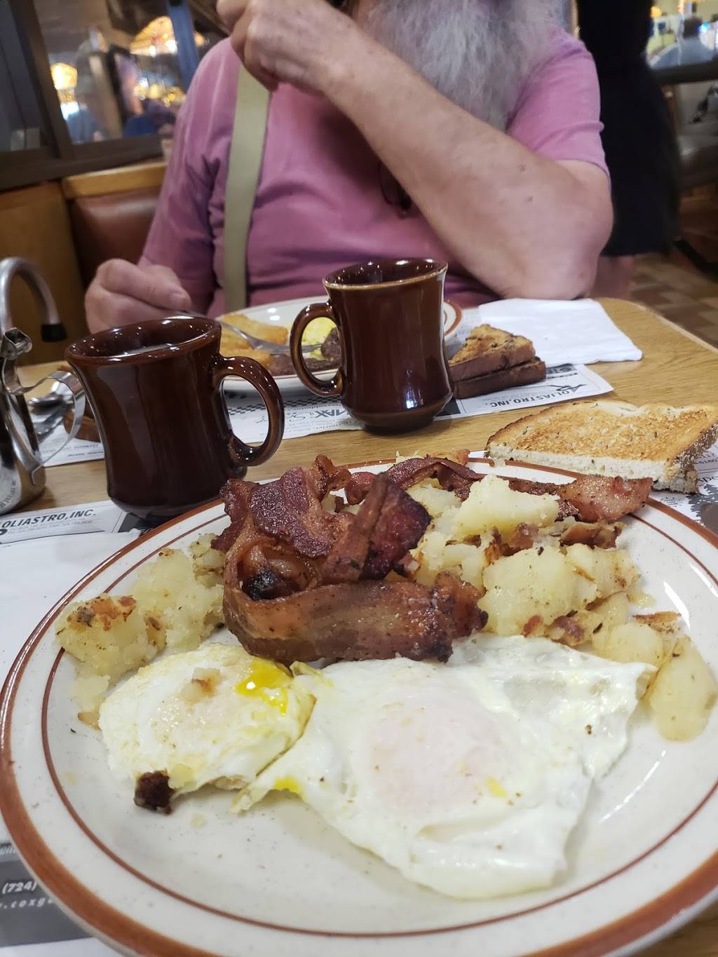 Christys Restaurant | restaurant | 1665 PA-65, Ellwood City, PA 16117, USA | 7247521155 OR +1 724-752-1155