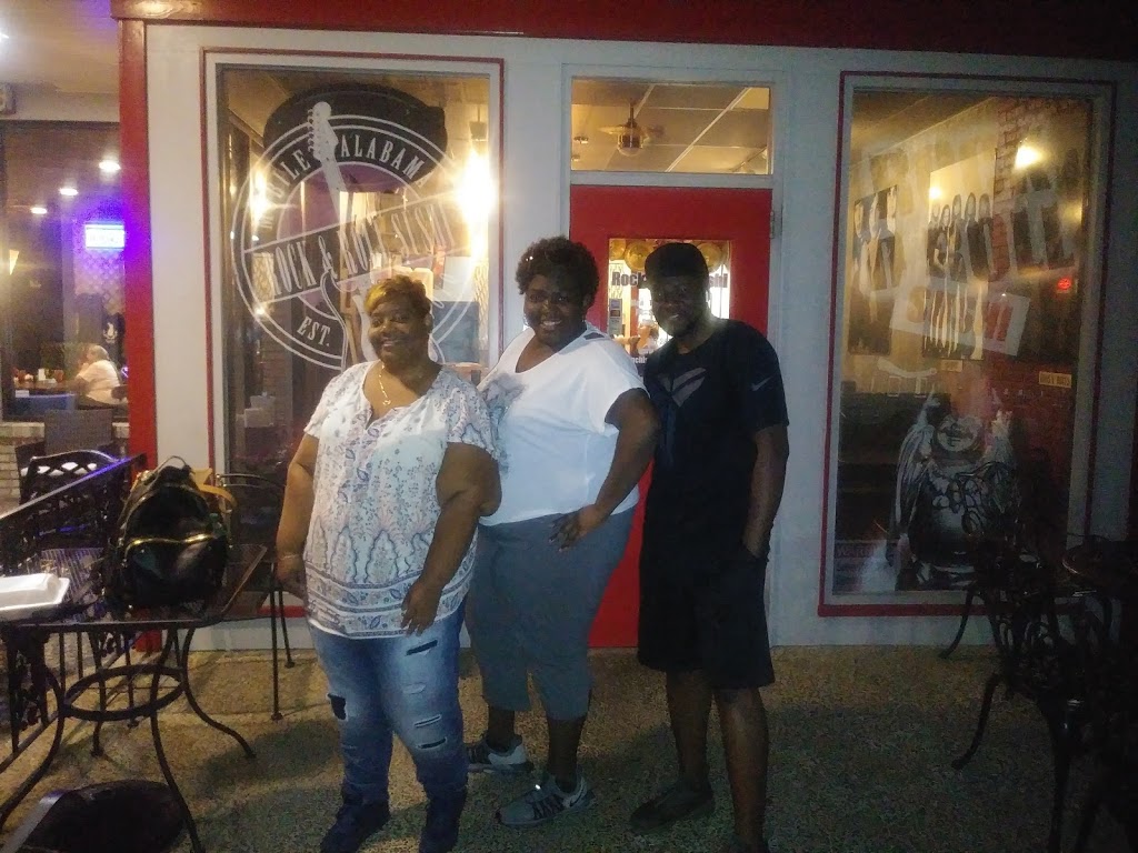 Rock N Roll Sushi | restaurant | 6345 Airport Blvd, Mobile, AL 36608, USA | 2512870555 OR +1 251-287-0555