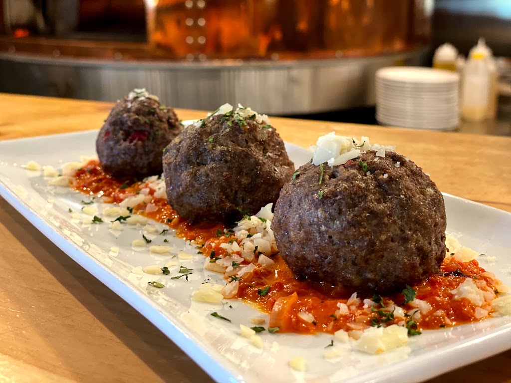 Portage Tap House | restaurant | 74 Carry Rd, Oquossoc, ME 04964, USA | 2078649404 OR +1 207-864-9404