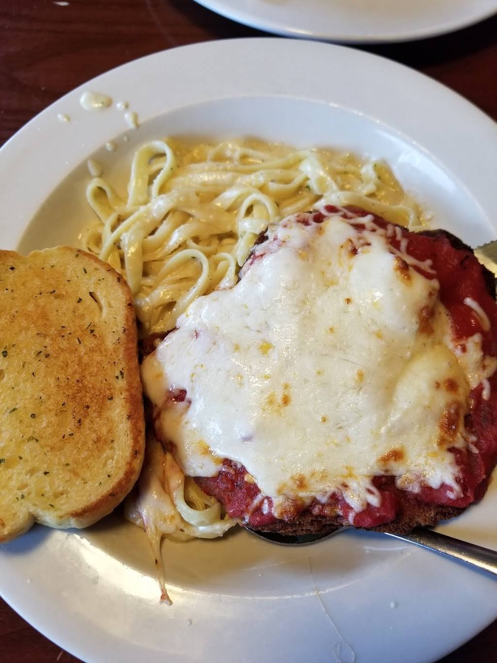 Bernies Bar & Grill | restaurant | 1225 Wonderland Rd N, London, ON N6G 2V9, Canada | 5196570597 OR +1 519-657-0597